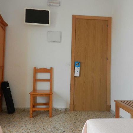 Hostal Paco Pepe โกนิล เด ลาฟรอนเตรา ภายนอก รูปภาพ