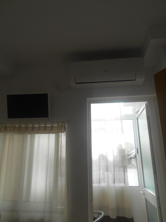 Hostal Paco Pepe โกนิล เด ลาฟรอนเตรา ภายนอก รูปภาพ