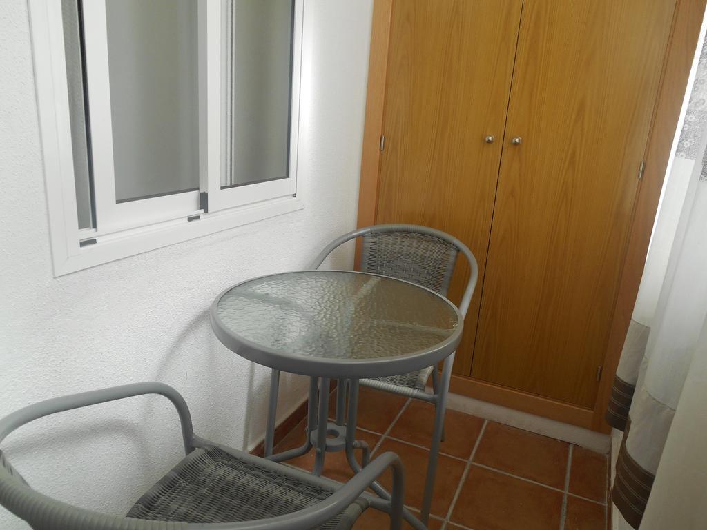 Hostal Paco Pepe โกนิล เด ลาฟรอนเตรา ภายนอก รูปภาพ