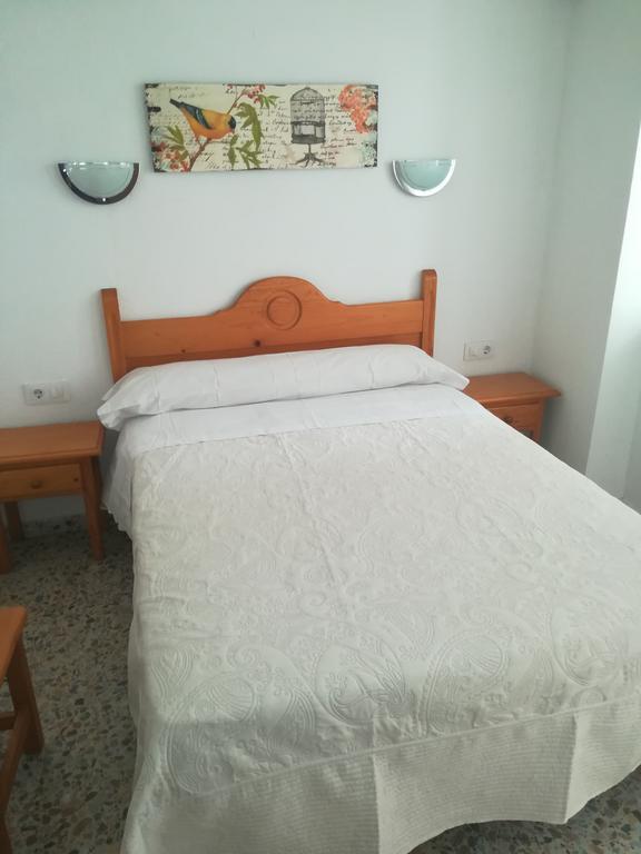 Hostal Paco Pepe โกนิล เด ลาฟรอนเตรา ภายนอก รูปภาพ